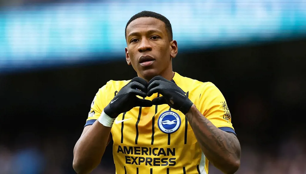 هل يفكّ إستوبينيان عقدة ميلان مع لاعبي الدوري الإنكليزي؟