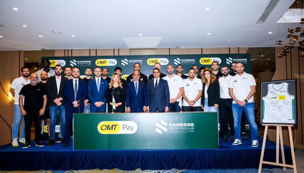 نادي الحكمة وOMT يجدّدان شراكتهما لموسم 2025-2026