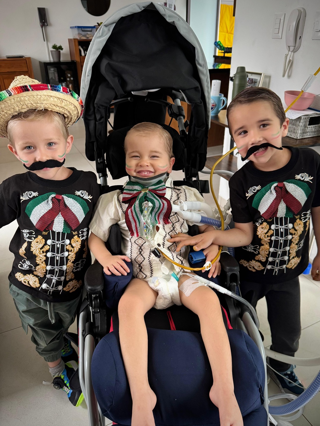 الطفل أوليفر مع عائلته (النهار)