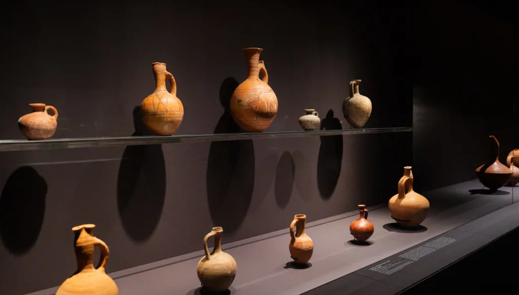 Byblos, ou la résilience des strates : mémoire archéologique et transmissions en Méditerranée orientale