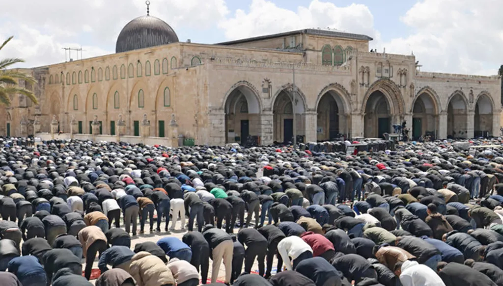 قيود إسرائيلية على أداء الصلاة في الأقصى خلال رمضان