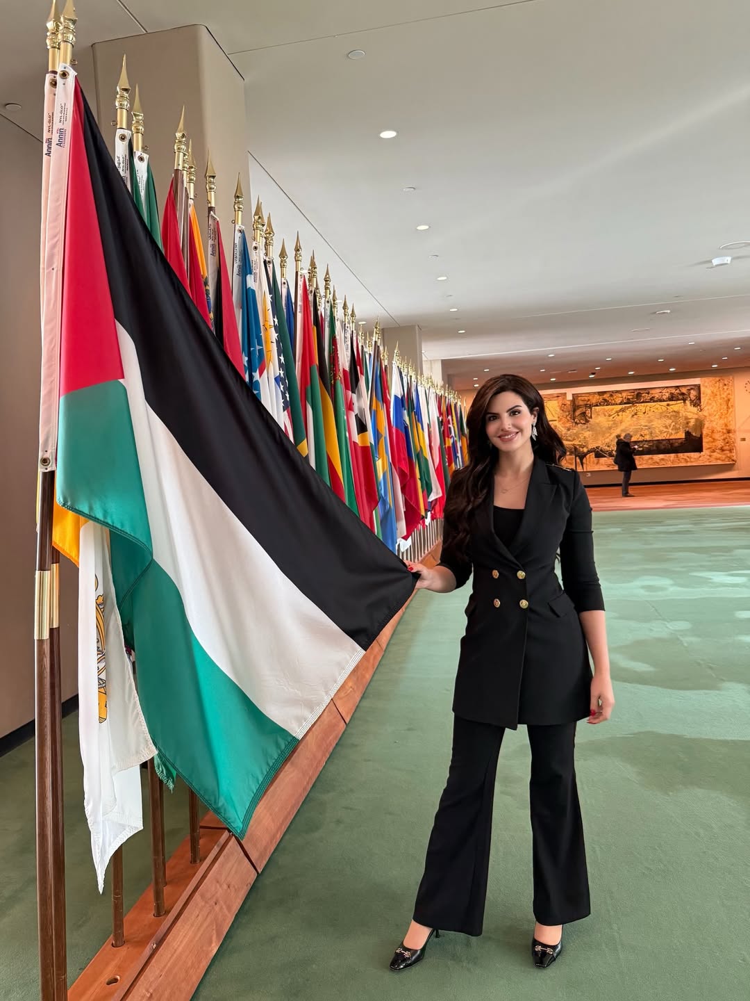 نادين أيوب في الأمم المتحدة ببدلة رسمية أنيقة (انستغرام)