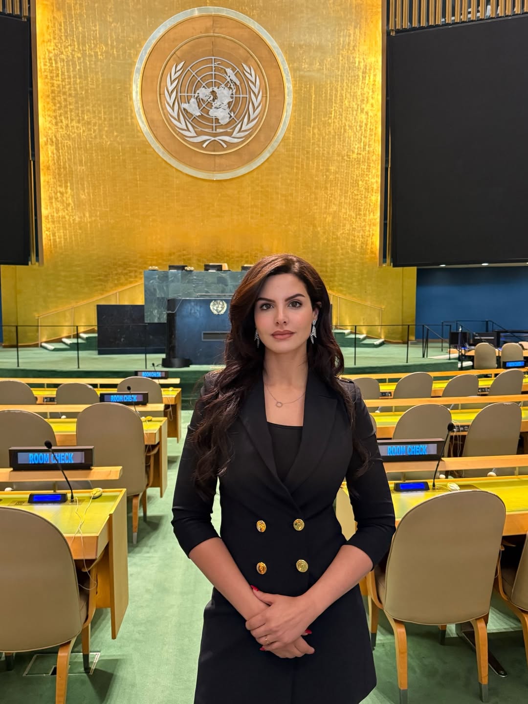 نادين أيوب في الأمم المتحدة ببدلة رسمية أنيقة (انستغرام)