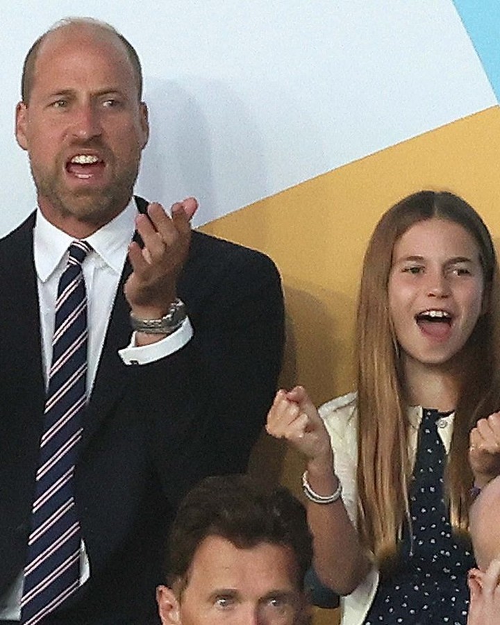 الاميرة شارلوت والامير ويليام في المباراة النهائية لبطولة أوروبا لكرة القدم للسيدات (إنستغرام)