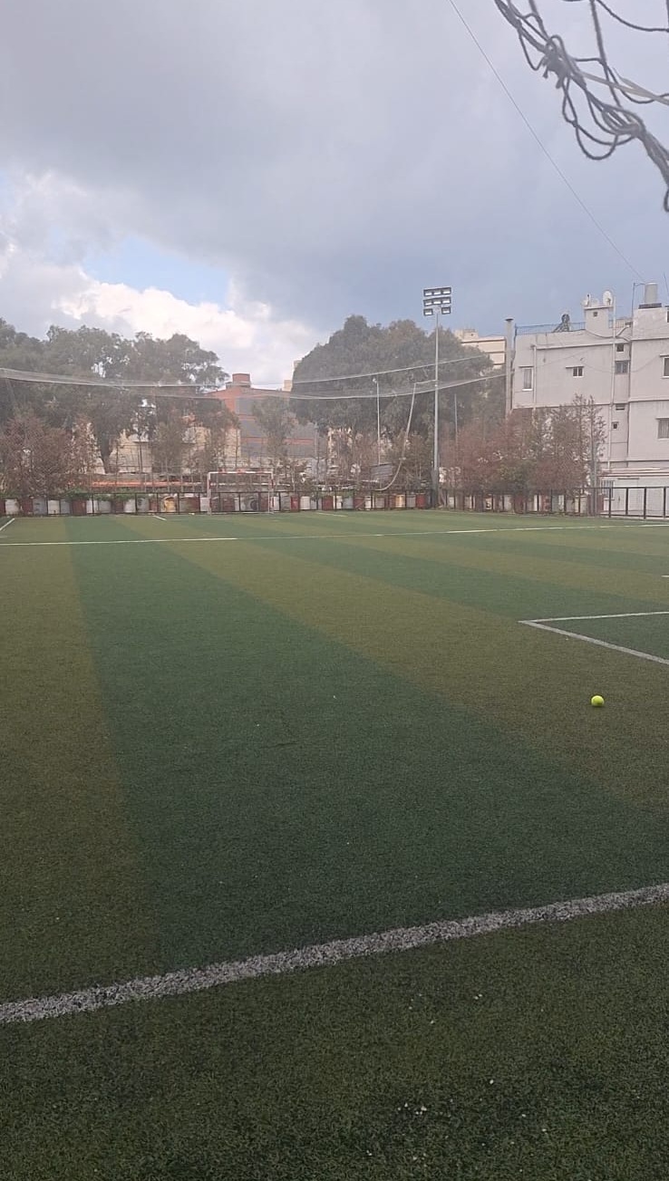 ملاعب صامتة في لبنان بسبب الحرب.