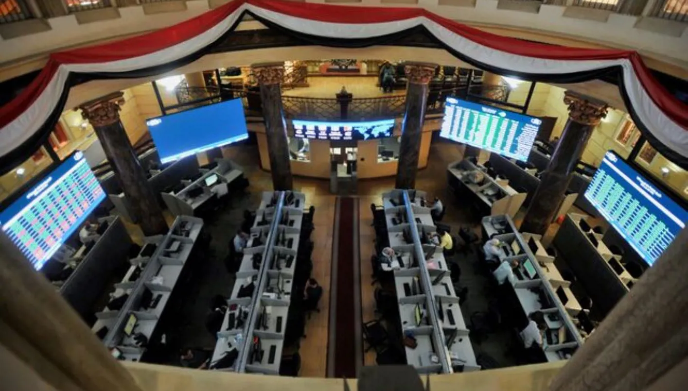رغم عودة الأجانب والعرب للشراء.. البورصة المصرية تتراجع 5.4% في سبتمبر