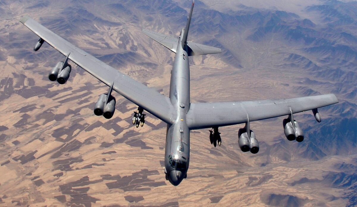 قاذفة القنابل الاستراتيجية B-52 Stratofortress (رويترز)