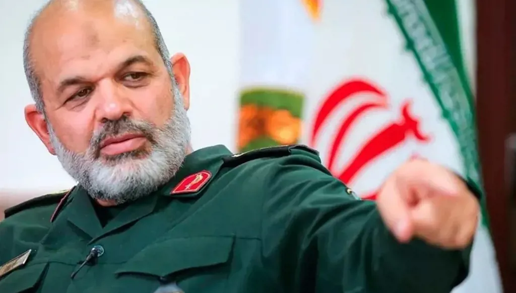 قائد الحرس الثوري أحمد وحيدي الذي يعد من أبرز الممسكين بالقرار في إيران. (أ ب)