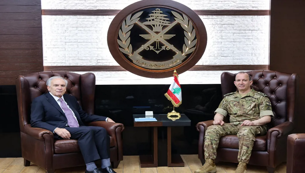 قائد الجيش اللبناني يستقبل مبعوث الأمم المتحدة في اليرزة
