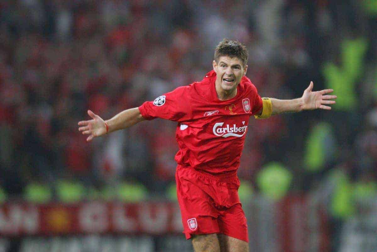 قائد ليفربول ستيفن جيرارد يحفز رفاقه في نهائي دوري الأبطال 2005. (وكالات)