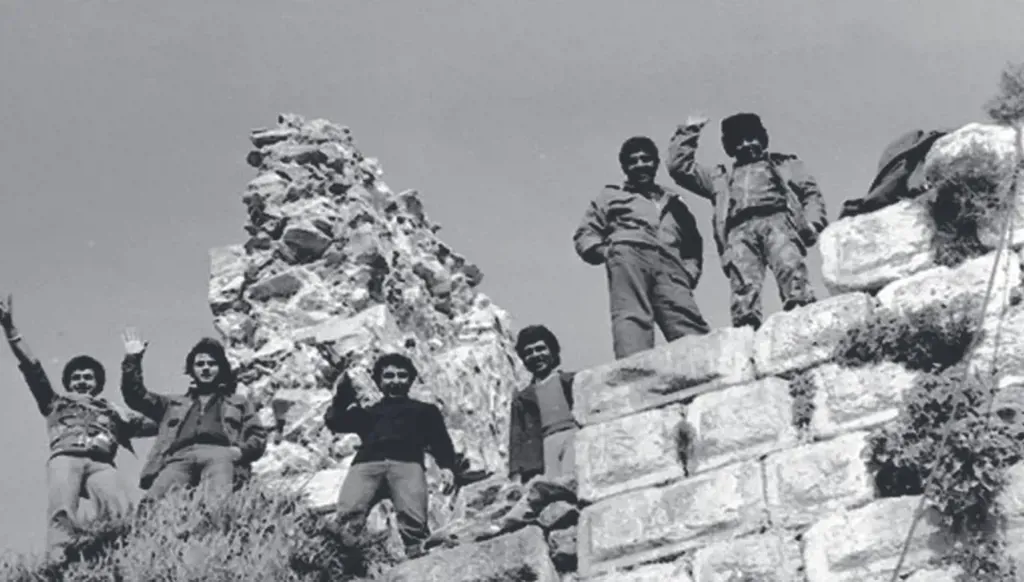مقاتلون فلسطينيون في قلعة الشقيف عام 1982 (وفا).
