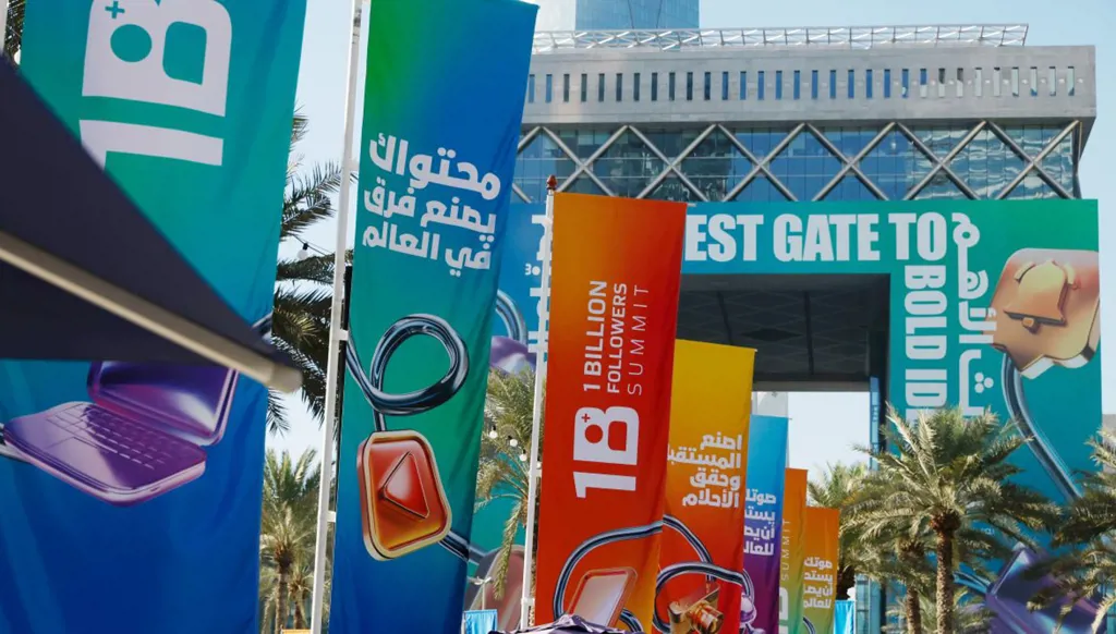 بالأرقام... الإمارات تتصدّر قائمة الدول العربيّة الأكثر جذباً لصنّاع المحتوى الرقميّ