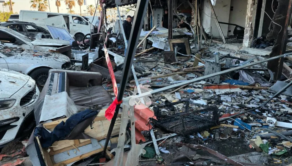 تصعيد إسرائيلي كبير في لبنان... وتهديدات إيرانية بالانسحاب من اتفاق وقف إطلاق النار