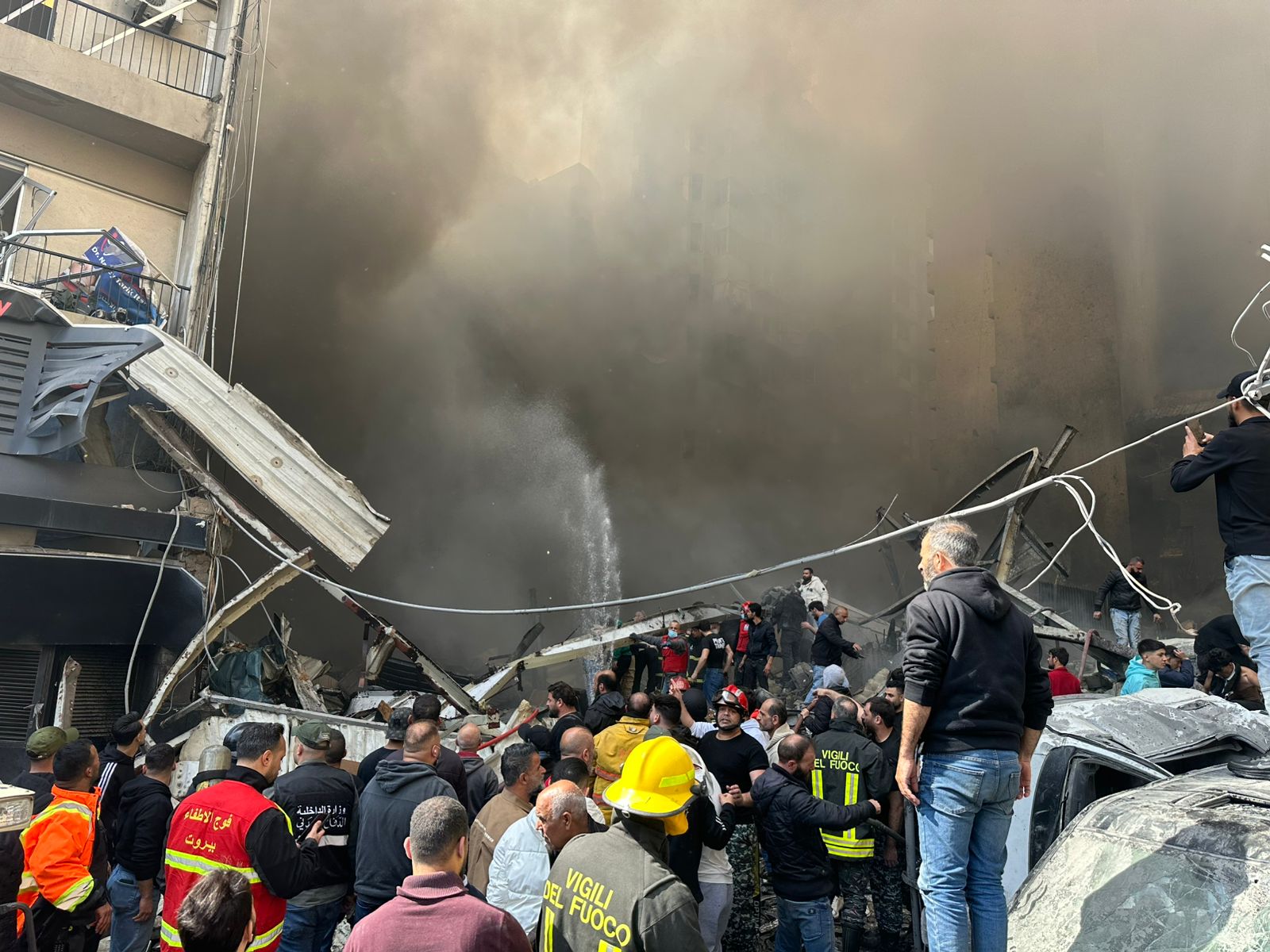 قصف إسرائيلي استهدف عدة مواقع في العاصمة اللبنانية بيروت (نبيل إسماعيل)