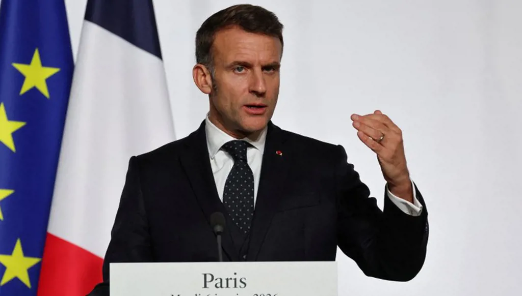 ماكرون يعقد اجتماعاً طارئاً لمناقشة غرينلاند وإيران