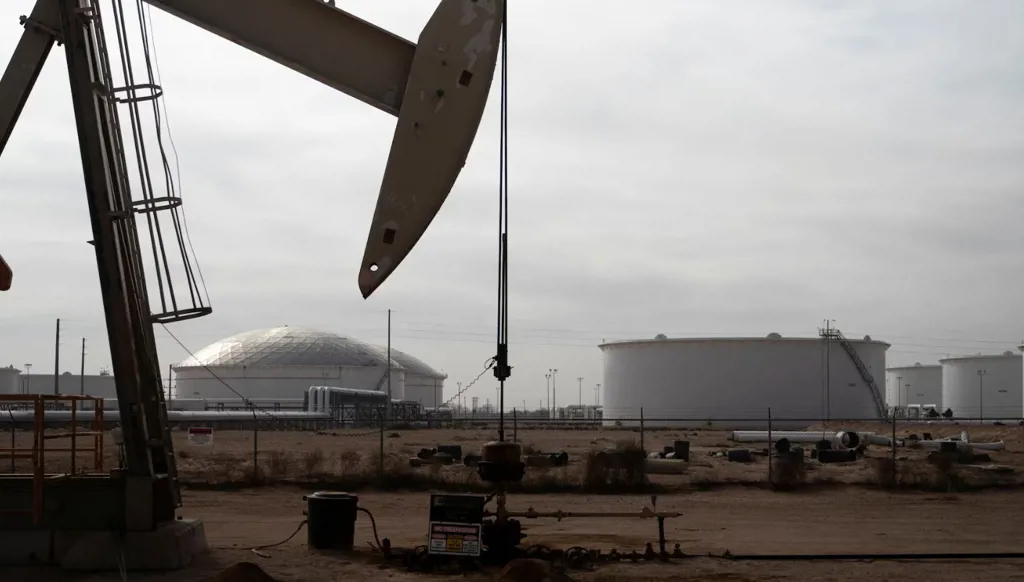 مضيق هرمز تحت المجهر... وانخفاض موقّت لأسعار النفط