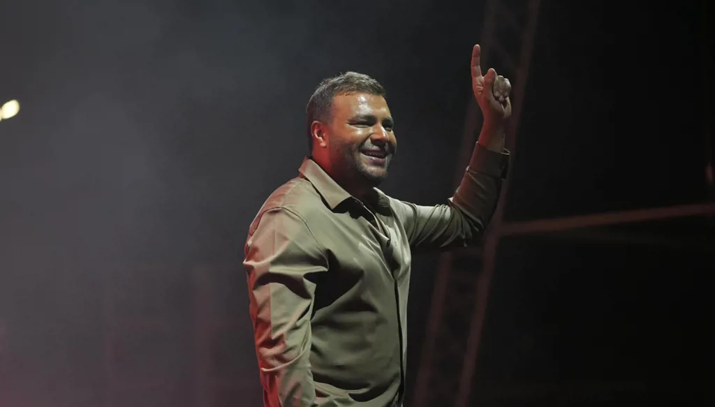 الملحنون يفتحون النار على رامي صبري... رسائل مسربة وردود قاطعة