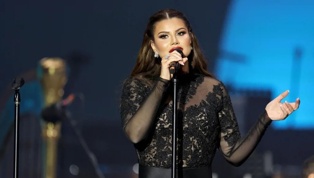 رنين الشعار في ختام مهرجان الغرة بقطر... صوت لبناني يمزج الطرب بالاوبرا (صور وفيديو)