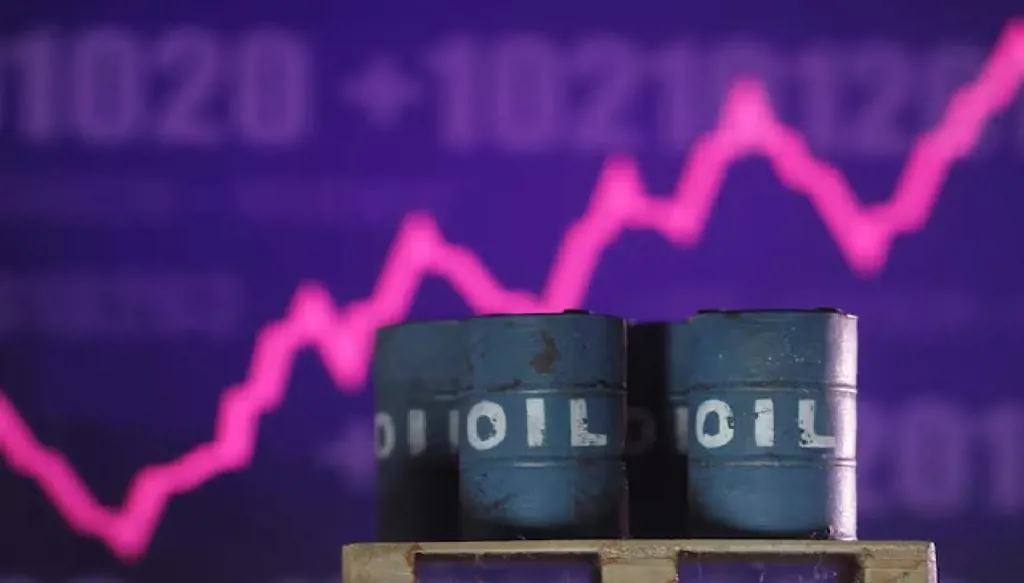 ارتفاع أسعار النفط وسط التوترات في مضيقي هرمز وباب المندب