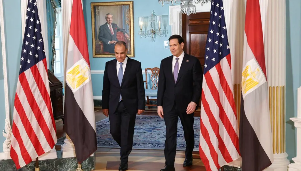 مفاوضات أميركا - إيران… هل تتحول مصر من وسيط إلى شريك في الصفقة؟