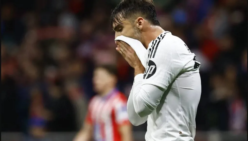 طرد أسينسيو لاعب ريال مدريد أمام باتشوكا (فيديو)