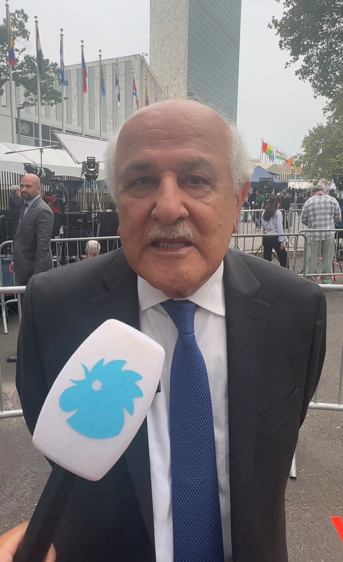 منصور متحدثاً إلى النهار.