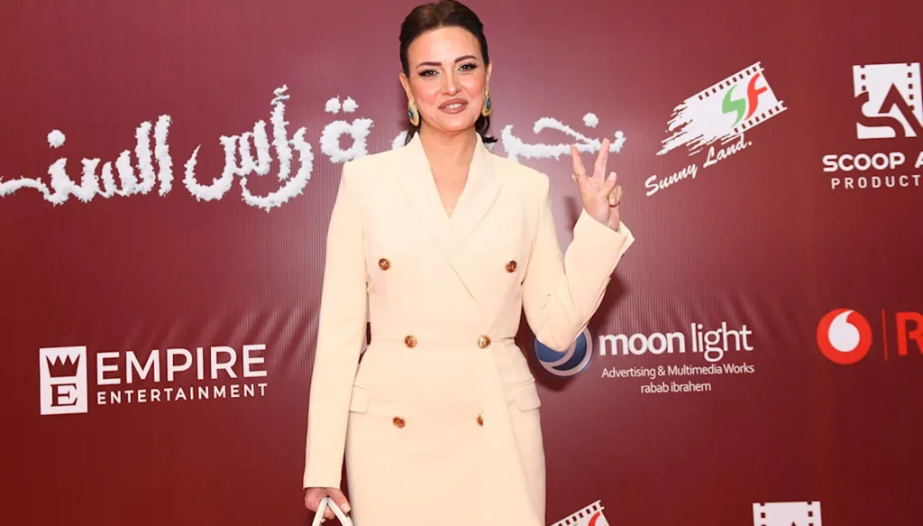 "عدسة متطفلة" تقود صاحبها إلى القضاء.. ريهام عبد الغفور تفوز في معركة الخصوصية