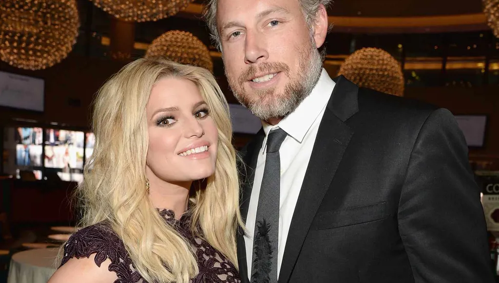 جيسيكا سيمبسون وجيسيكا ألبا تعلنان طلاقيهما رسمياً