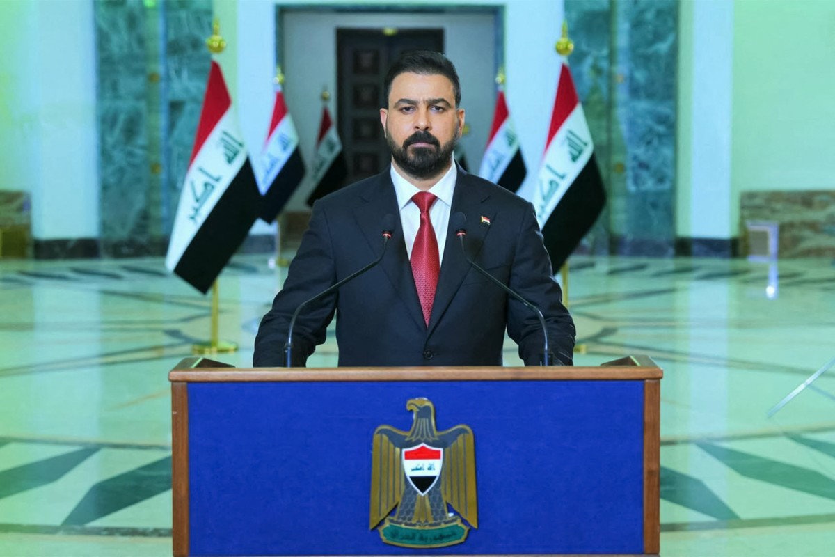 رئيس الوزراء علي الزيدي يلقي كلمة بعد توليه المنصب في بغداد في 16 مايو 2026. (فرانس برس)
