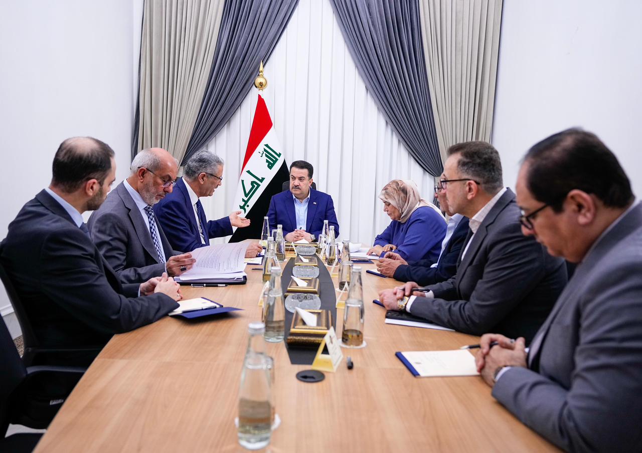 رئيس مجلس الوزراء العراقي محمد شياع السوداني يترأس الاجتماع الخاص بقطاع النفط (المكتب الإعلامي لرئاسة الوزراء العراقية)