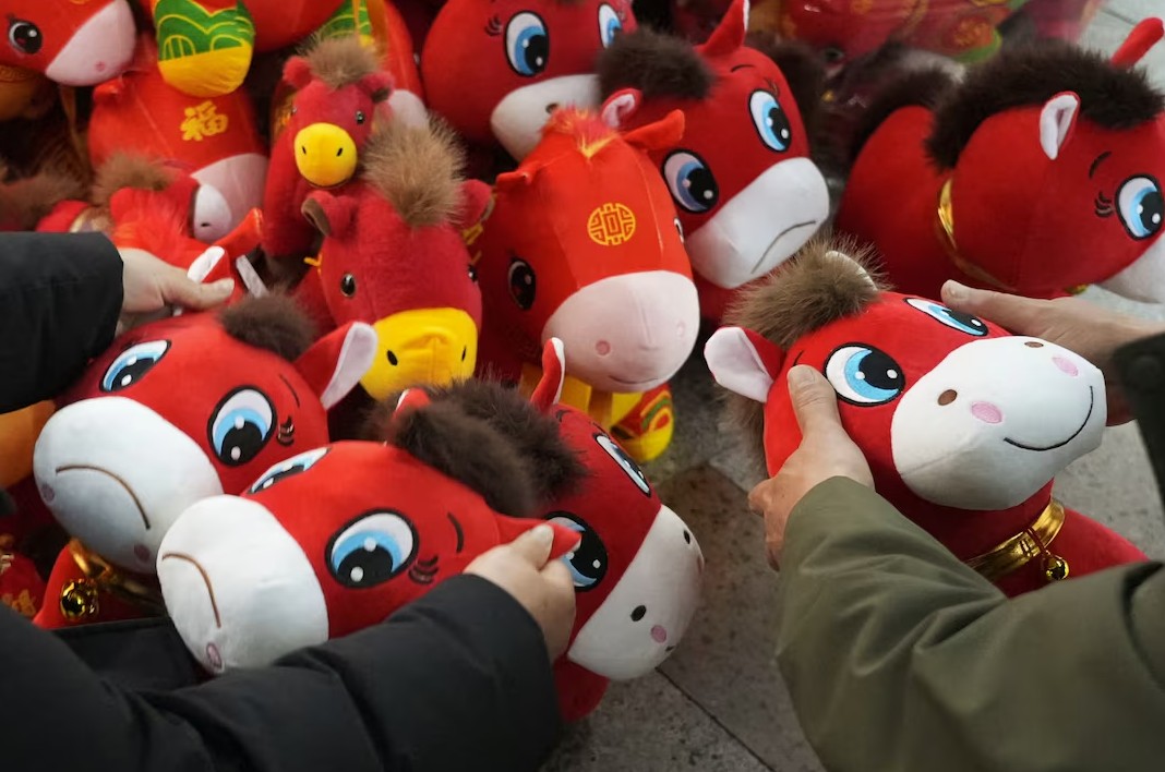 الحصان الباكي ترند يكتسح الاسواق في الصين (رويترز)