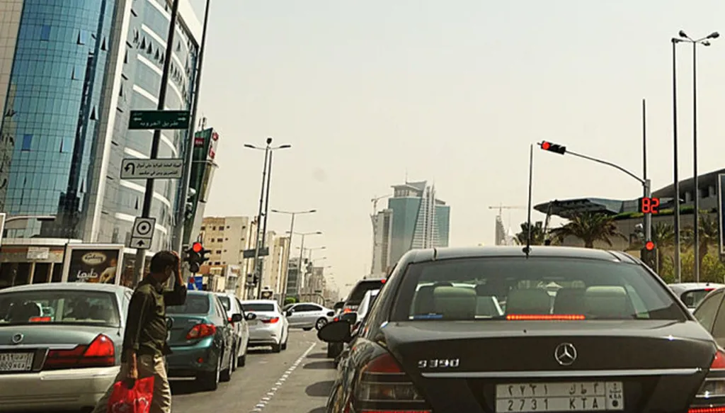 هل تنهي مبادرة العمل المرن في الرياض هدر 66 ساعة سنوياً على الطرق؟