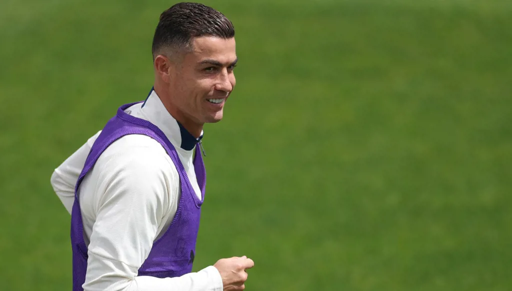 رونالدو يقترب من تحطيم رقم قياسي في تصفيات المونديال