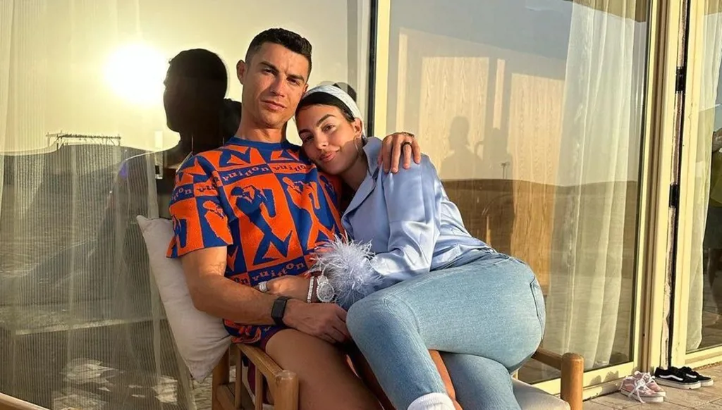 قصر كريستيانو رونالدو وجورجينا رودريغيز... تفاصيل المنزل الأكبر في البرتغال