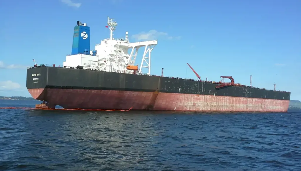 القوات الأميركية تحتجز سفينة في المحيط الهندي بعد فرارها من الحظر في الكاريبي