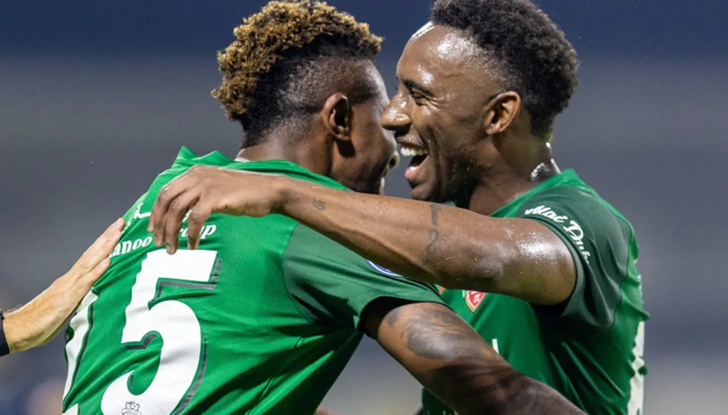 شباب الأهلي يكتب التاريخ برقم قياسي في الدوري الإماراتي