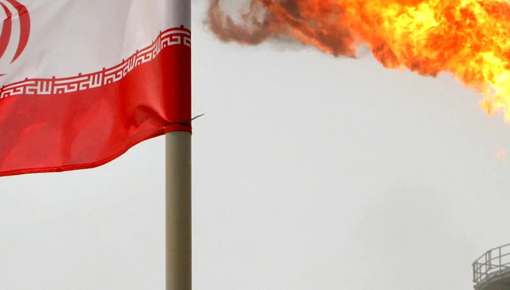 مع توقعات برفع العقوبات... واشنطن: النفط الإيراني سيصل إلى آسيا خلال أيام