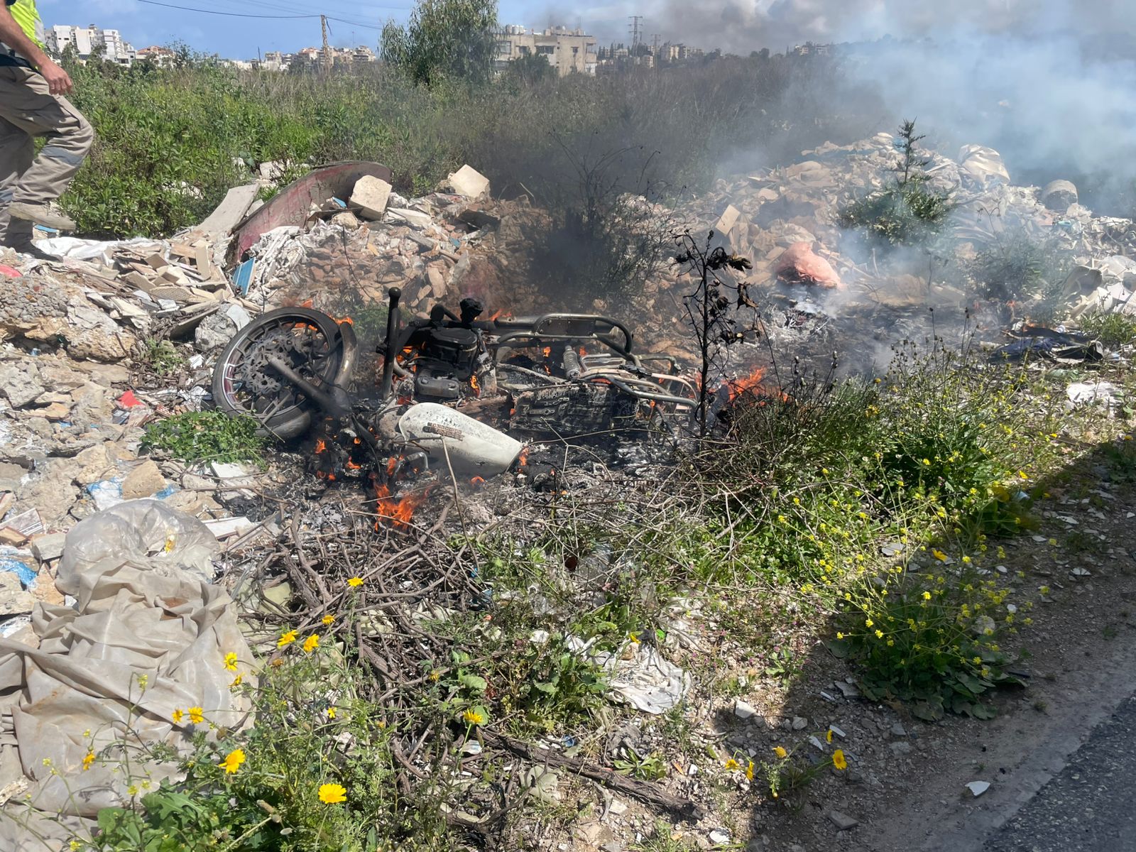 غارة إسرائيلية استهدفت دراجة نارية على طريق الحمادية شرق صور