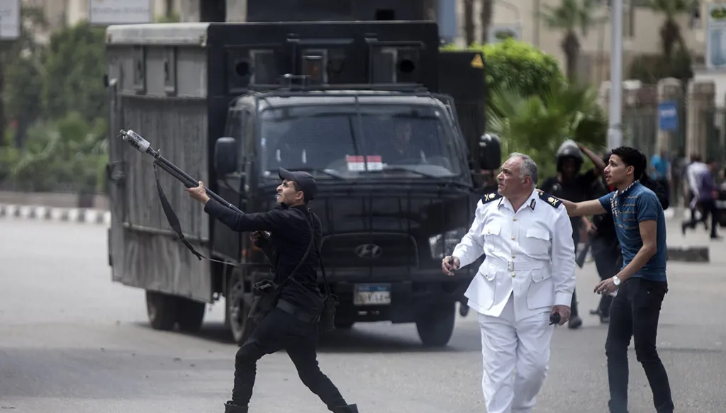 فنّان مصري في قبضة الأمن: هّدد بقتل زوجته وابتزّها