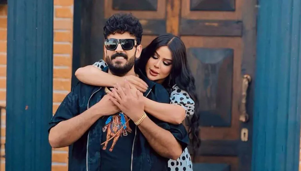 تضامن واسع مع أرملة إسماعيل الليثي بعد تهشّم سيارتها بسقوط سقف عليها