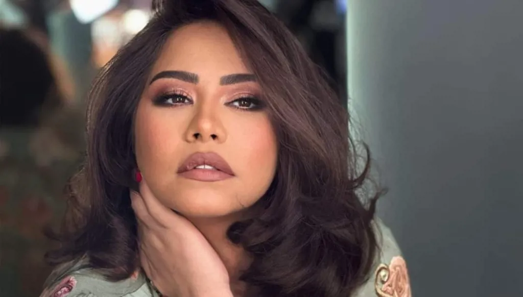 شيرين عبد الوهاب تظهر داخل استديو التسجيل بعد غياب (فيديو)