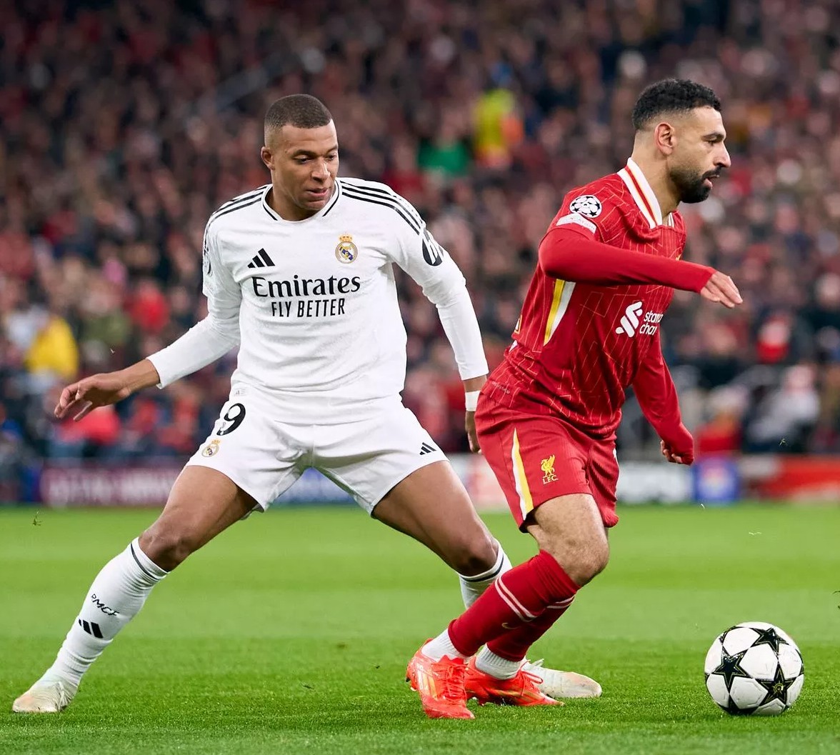 النجم المصري محمد صلاح والفرنسي كيليان مبابي. (وكالات)