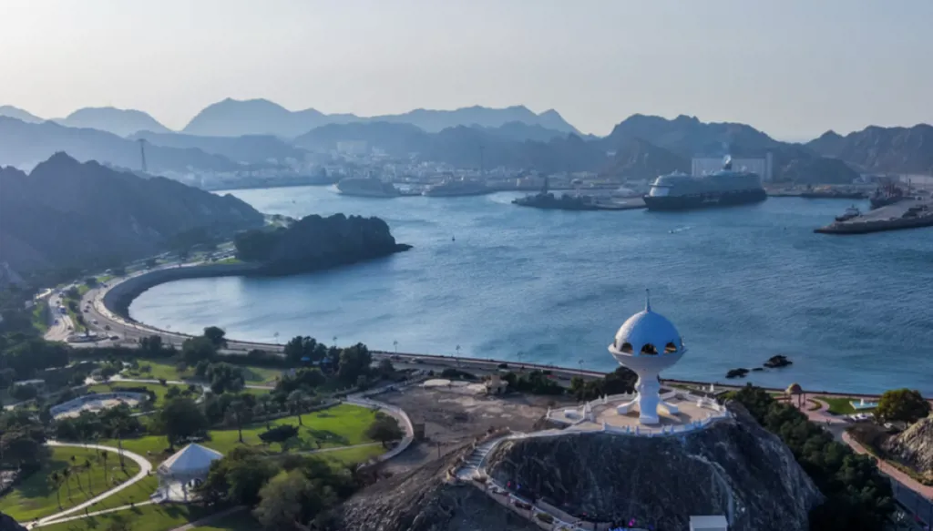 عُمان تستهدف 400 مشروع غذائي في 2026 باستثمارات مليار دولار ضمن خطتها الخمسية الجديدة