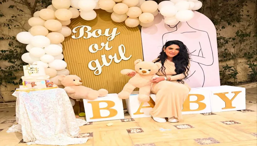 بعد إجهاض توأمين... سالي عبد السلام تُرزق بمولودها الأول في ولادة مبكرة