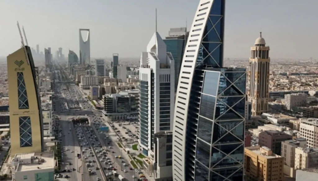 الاقتصاد السعودي يسجّل تباطؤاً نسبياً وسط التوترات الإقليمية