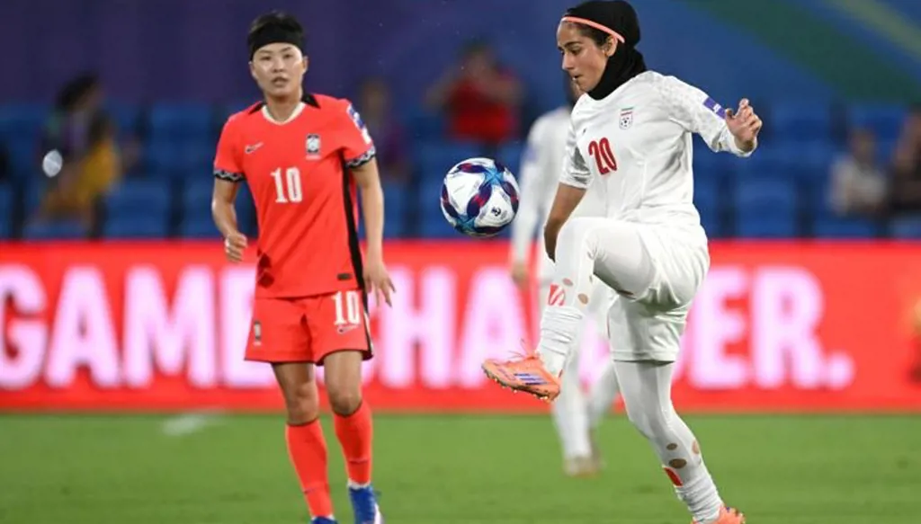 بين الحرب والمنافسة... لاعبات إيران يقاتلن على جبهتين