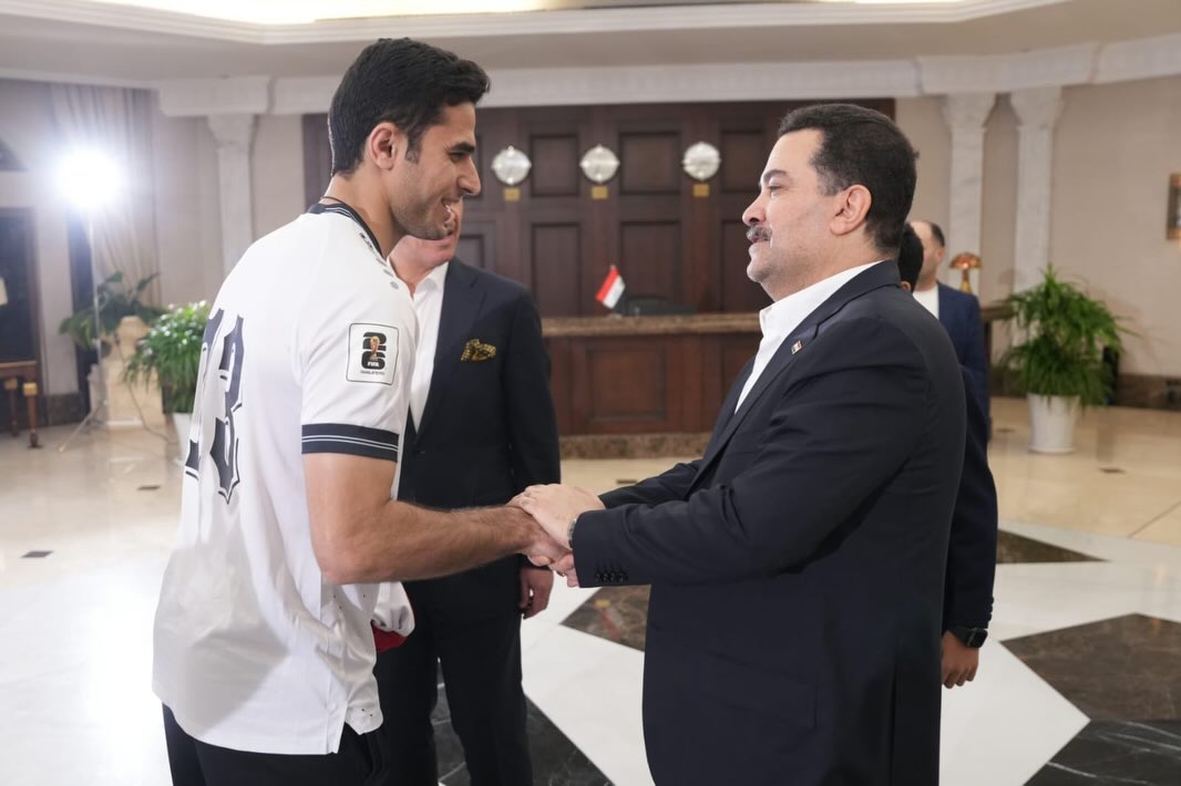 من استقبال رئيس الوزراء العراقي لطاقم المنتخب في بغداد. (إنستغرام)