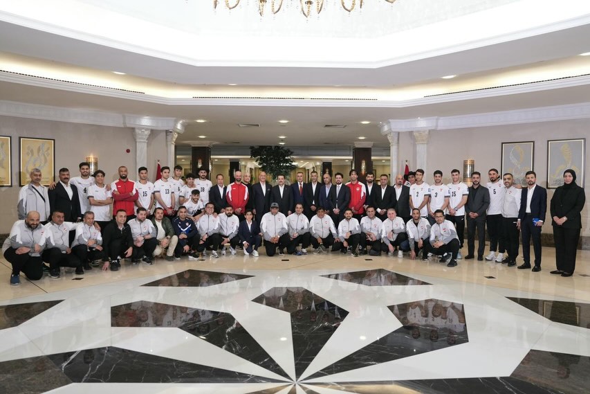 من استقبال رئيس الوزراء العراقي لطاقم المنتخب في بغداد. (إنستغرام)