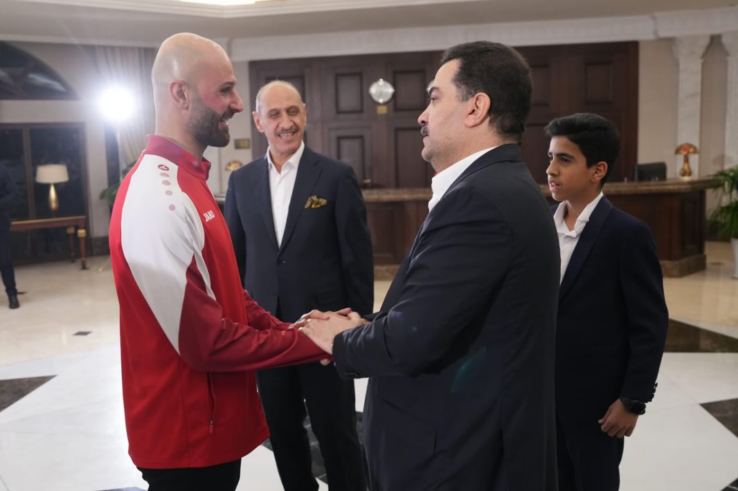 من استقبال رئيس الوزراء العراقي لطاقم المنتخب في بغداد. (إنستغرام)