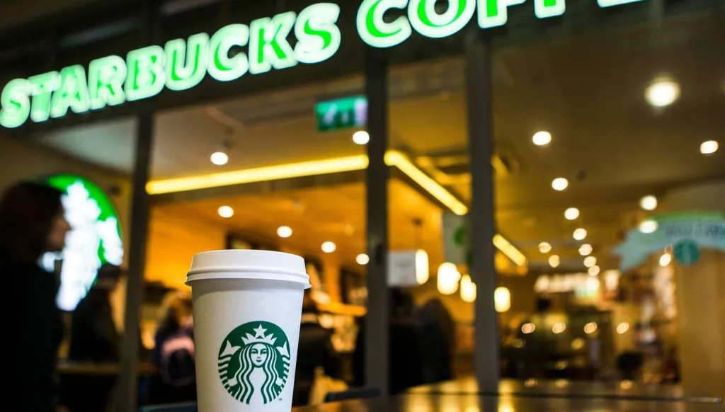 موظّفو "ستاربكس" يوسّعون إضرابهم في مدن أميركية